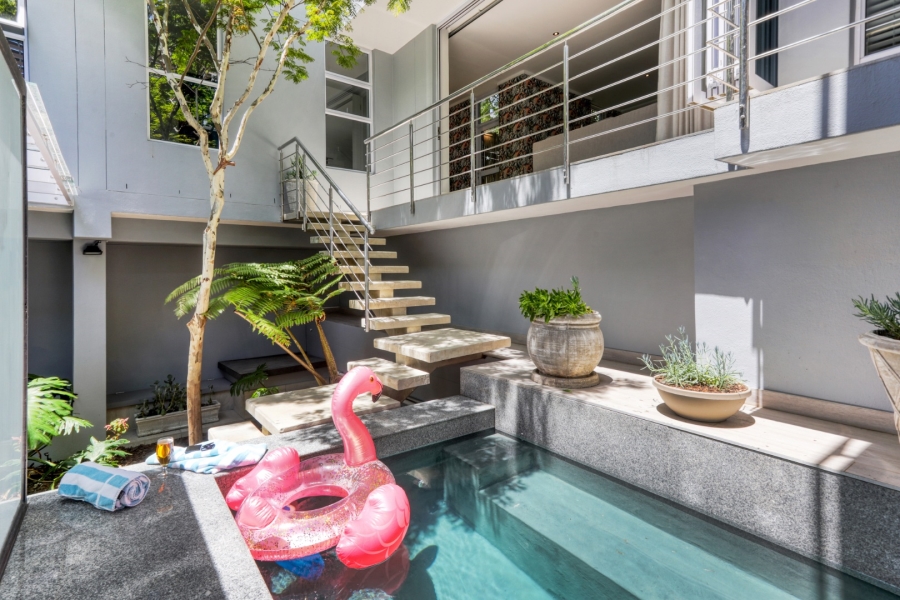 To Let 6 Bedroom Property for Rent in Camps Bay Western Cape